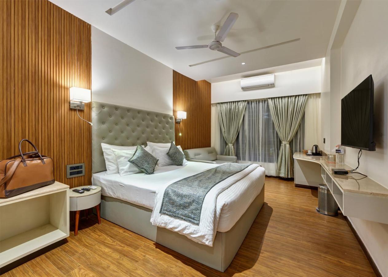 Regenta Place Raysons โกลฮาปูร์ ภายนอก รูปภาพ