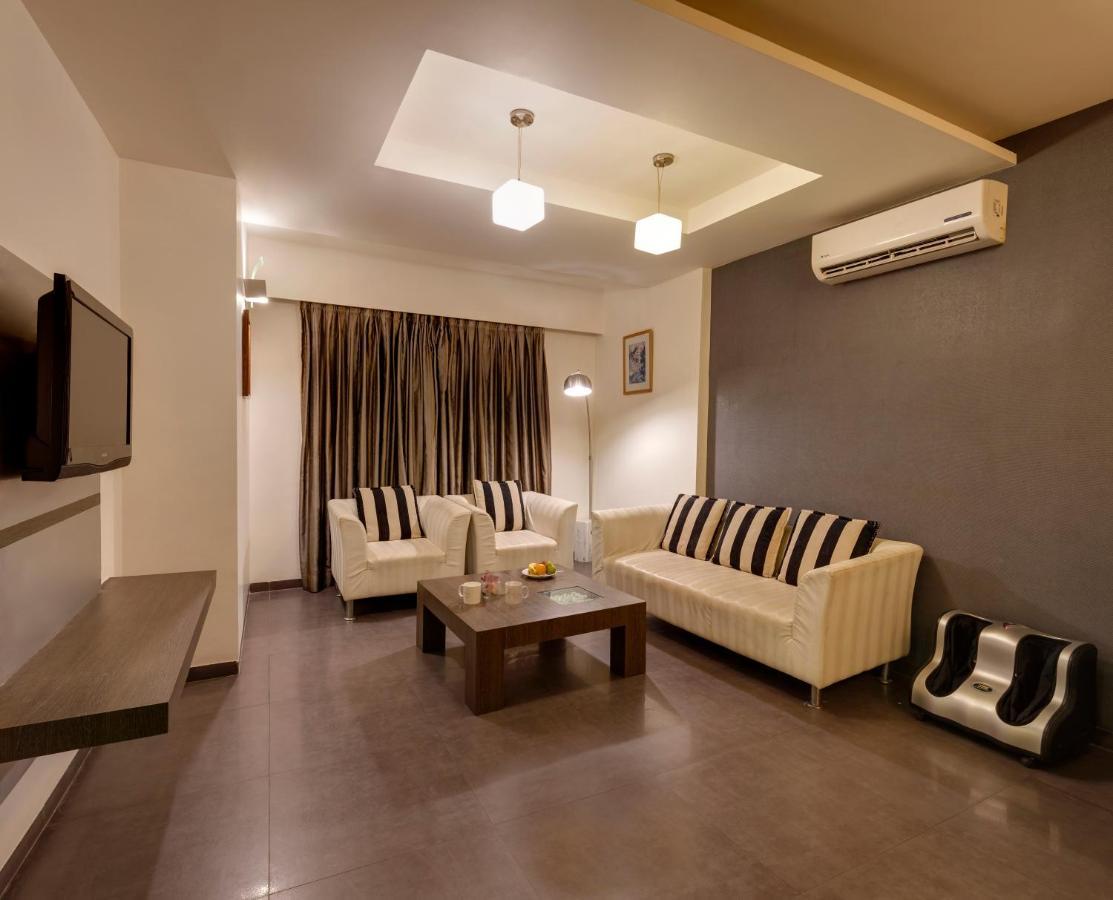 Regenta Place Raysons โกลฮาปูร์ ภายนอก รูปภาพ