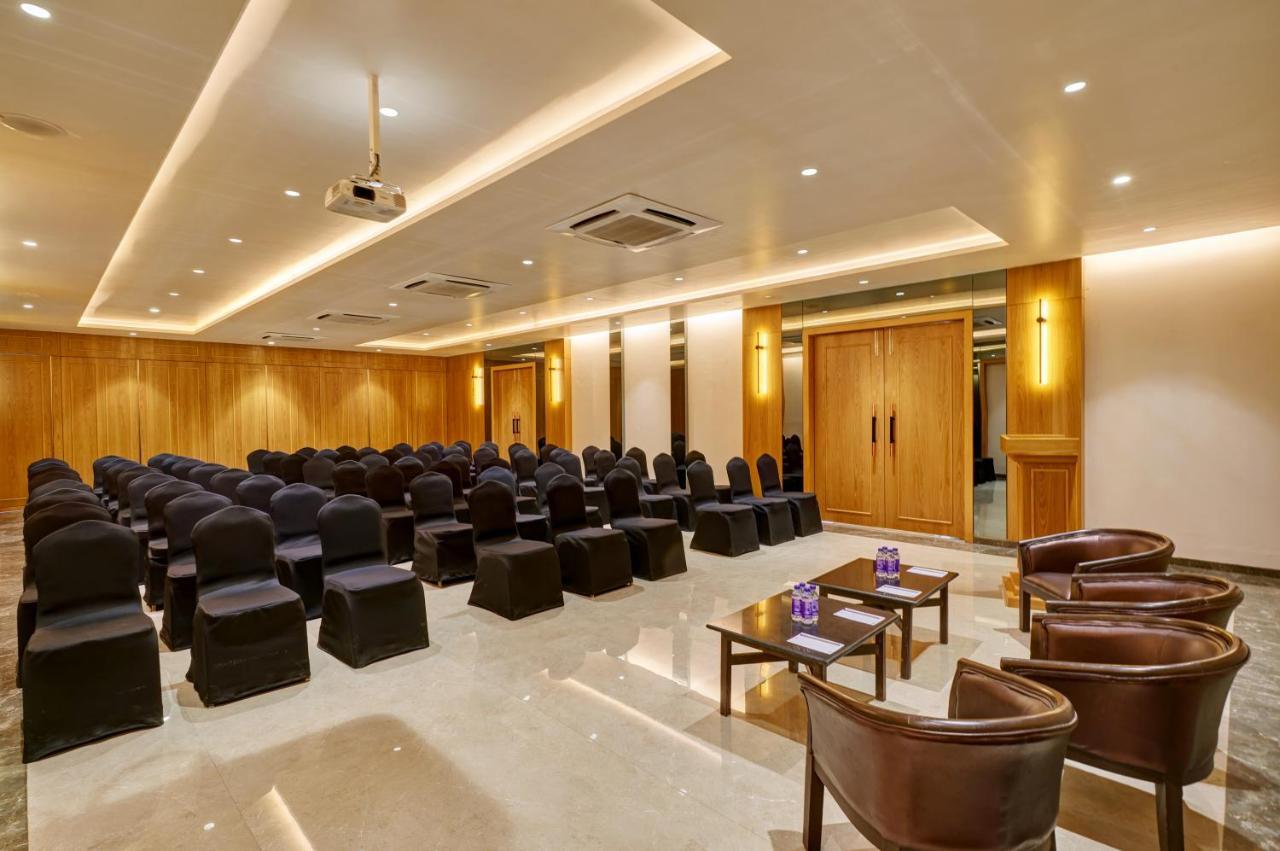 Regenta Place Raysons โกลฮาปูร์ ภายนอก รูปภาพ