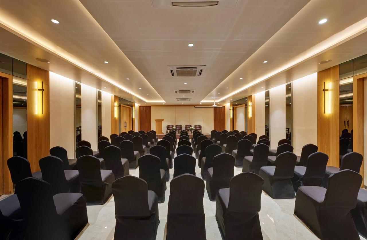 Regenta Place Raysons โกลฮาปูร์ ภายนอก รูปภาพ
