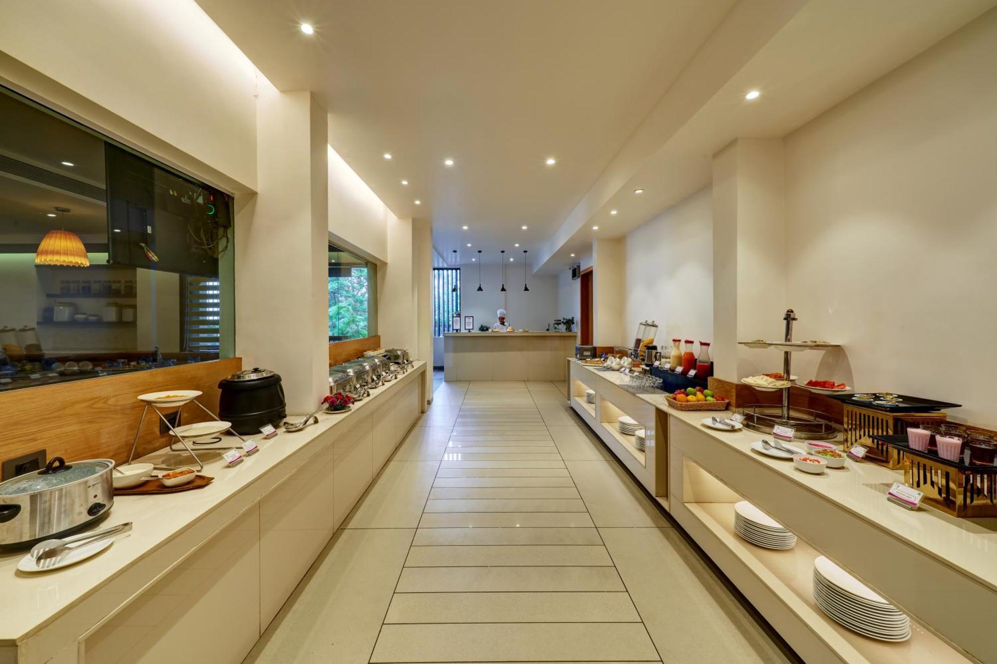 Regenta Place Raysons โกลฮาปูร์ ภายนอก รูปภาพ